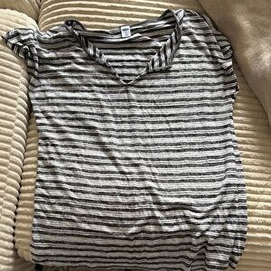 Old Navy Gray and White Relaxed Ribbed T-Shirt